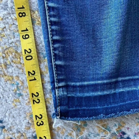 American Eagle hi-rise jegging crop, super stretch, distressed. Women’s size 6 - Picture 9 of 15